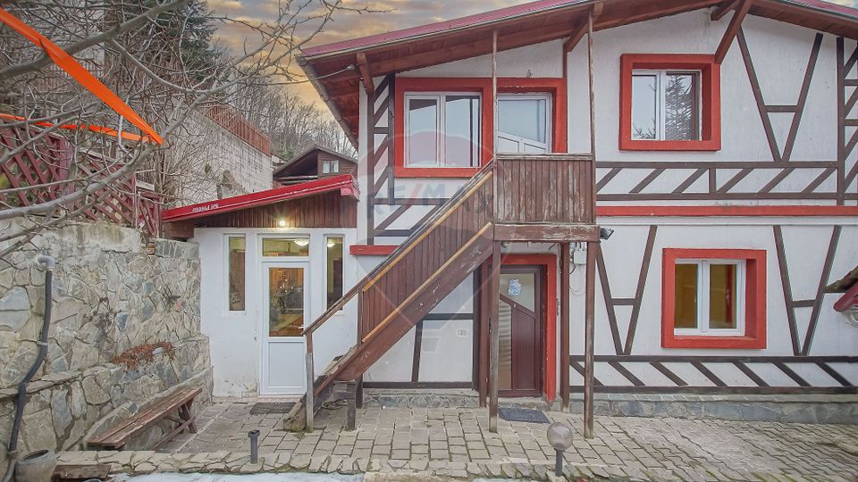 Casă cu 6 camere de vânzare în Azuga, Comision 0%!