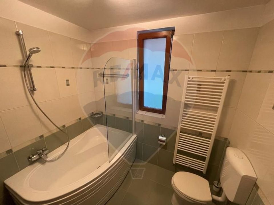 Casă modernă de vânzare în Partoș