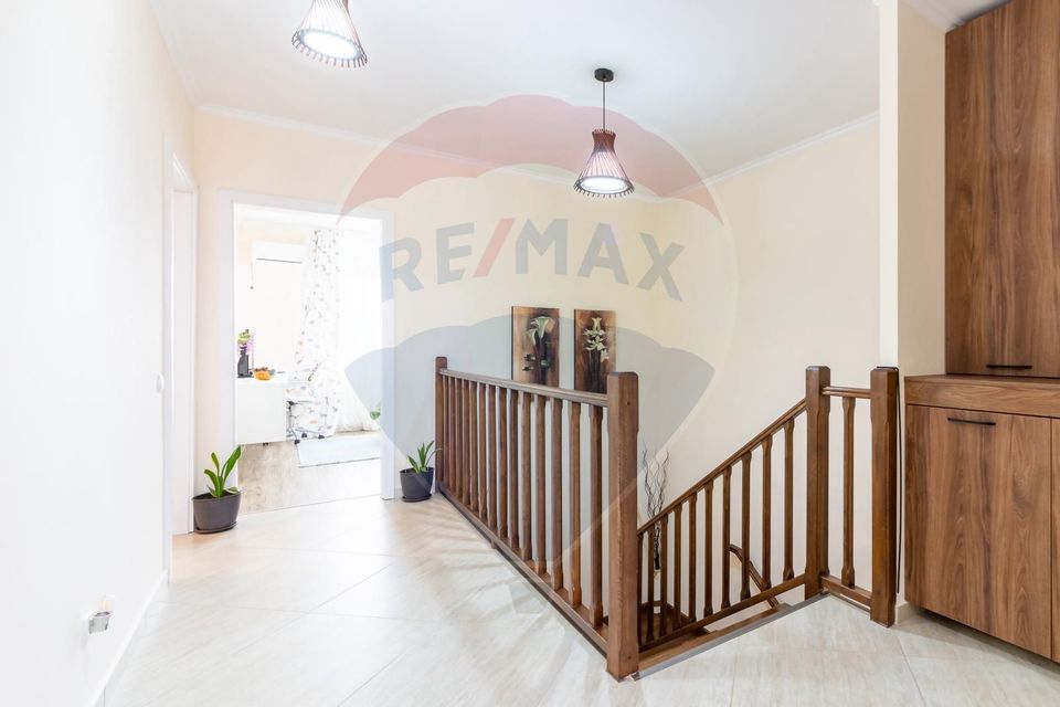 Casă / Vilă de vanzare in Corbeanca, Petresti, acces rapid in oras