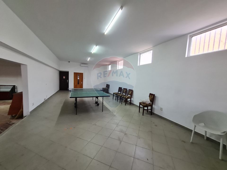 80sq.m Commercial Space for rent