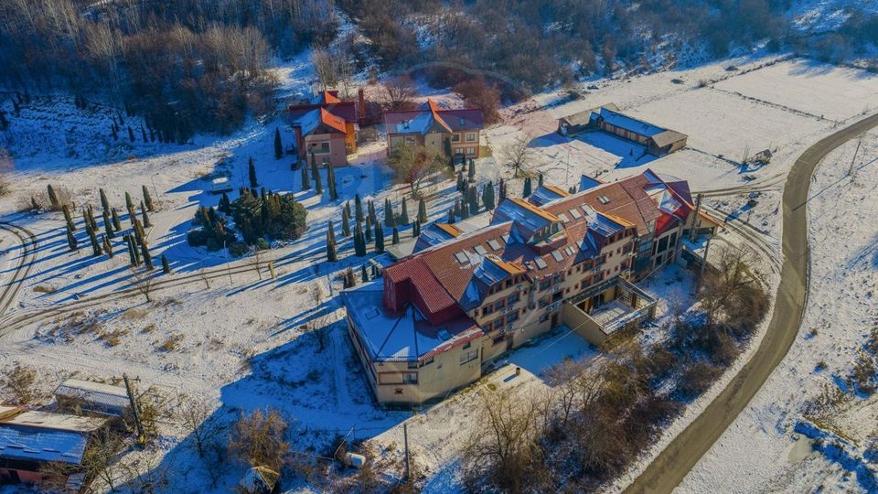 Activ Hotelier SubEvaluat | 18.000 mp construiti | 3 ha teren | BRASOV