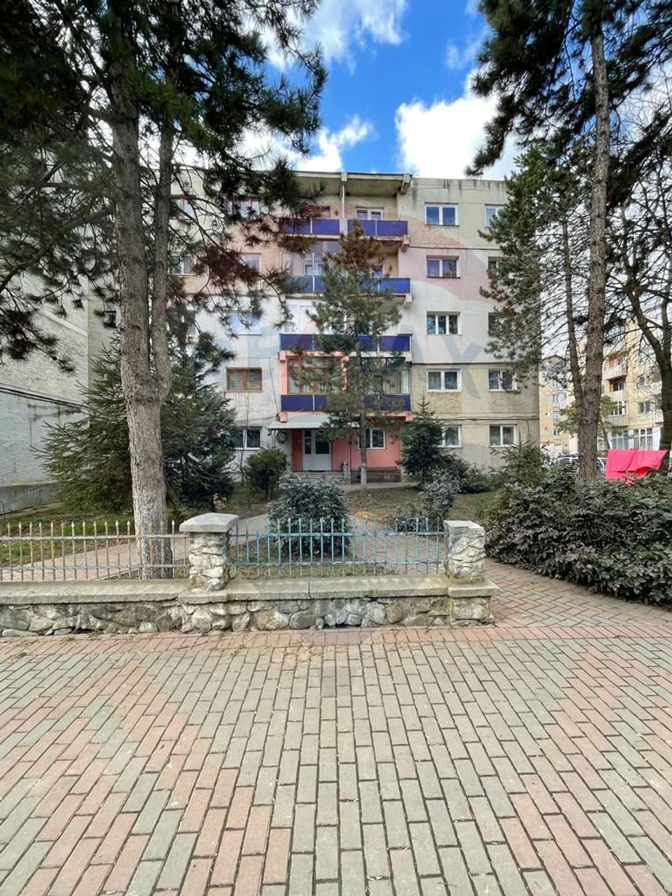 3 room Apartment for sale, Est area