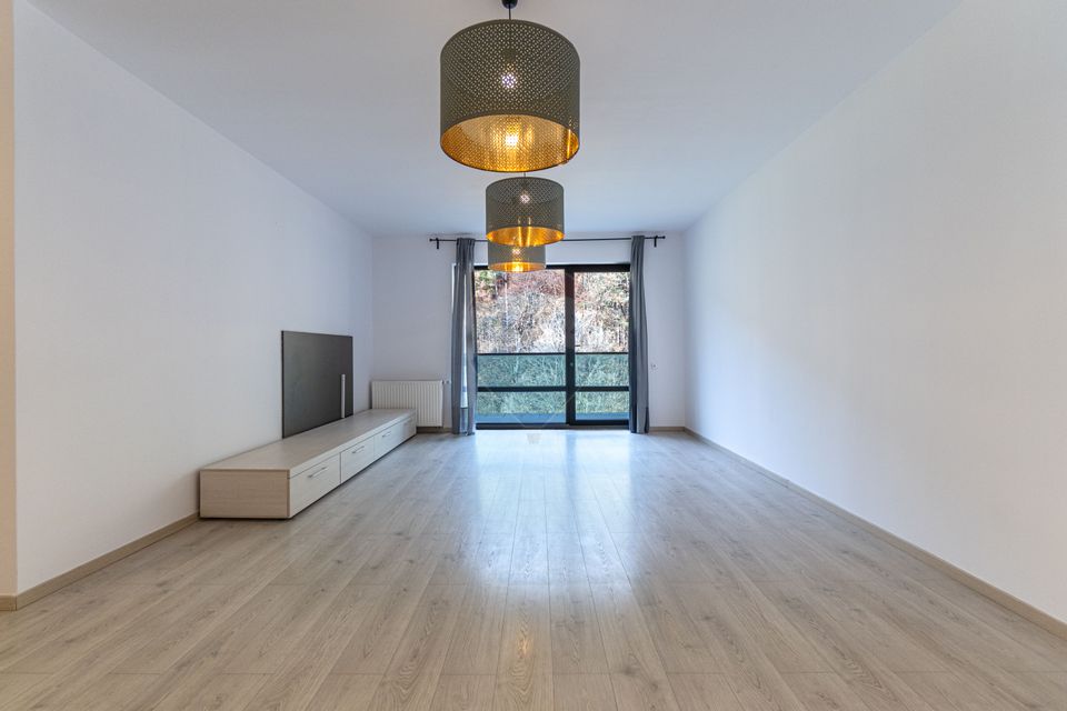 Apartament cu 4 camere de închiriat Tampa Gardens Racadau etaj 10/12