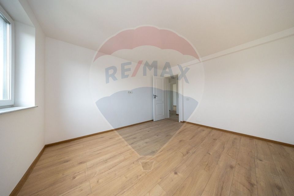 Vila moderna cu 4 camere,  P+E - teren 501 mp