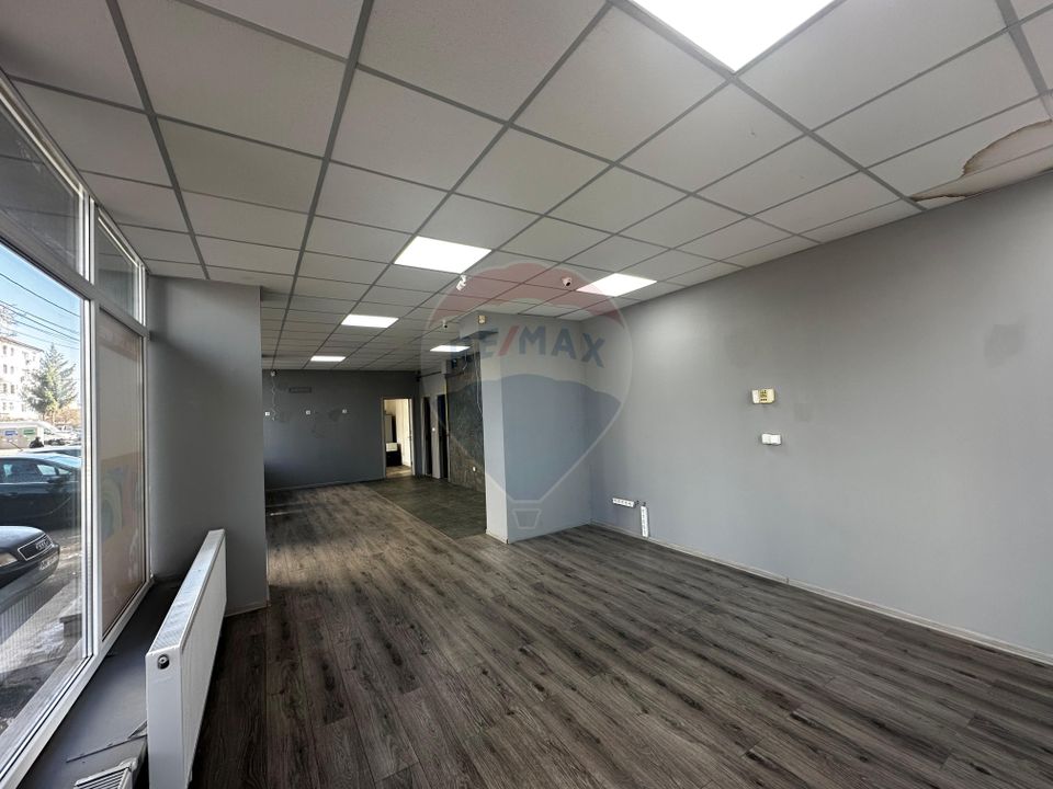 94sq.m Commercial Space for sale, Decebal area