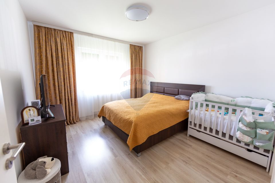 Apartament cu 3 camere, grădină proprie și parcare – Casa Nobel