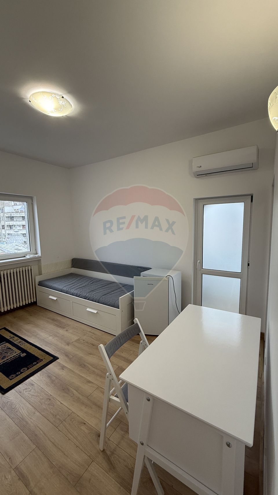 De inchiriat! Garsoniera la Universitate