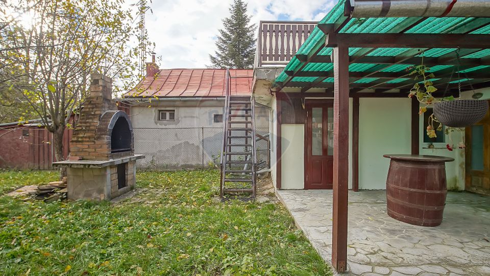 Vilă cu farmec istoric în Bușteni, pensiune sau locuință de vacanță!