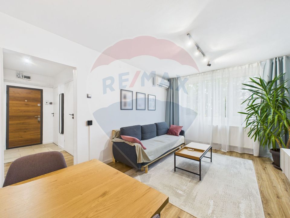 Apartament cu 4 camere de vânzare - Piata Rahova