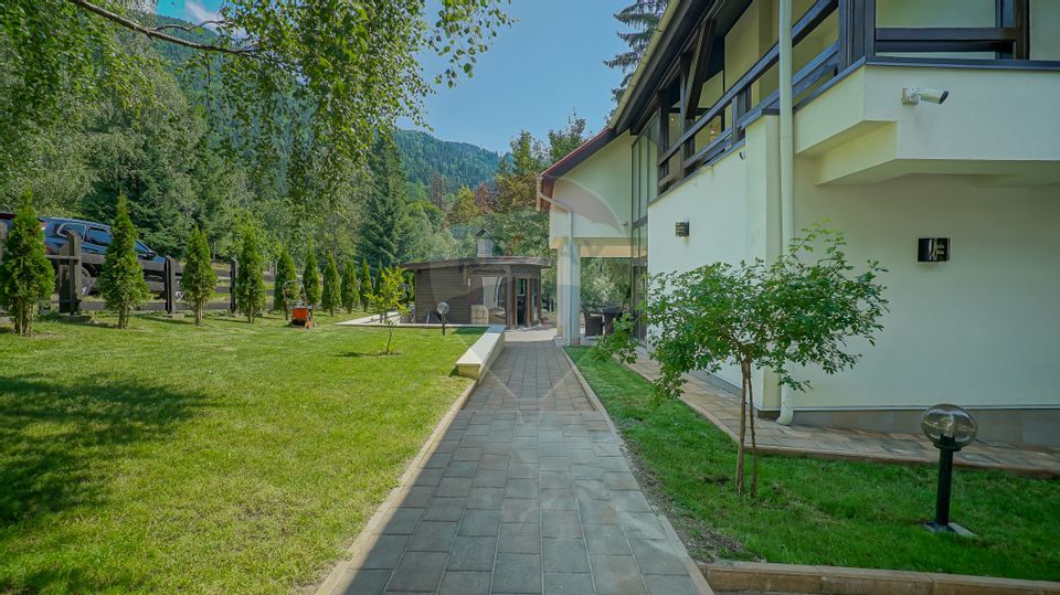 20 room House / Villa for sale, Poiana Brasov area