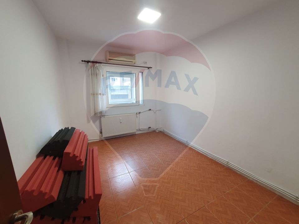 Apartament de inchiriat 4 cam în zona Stefan cel Mare