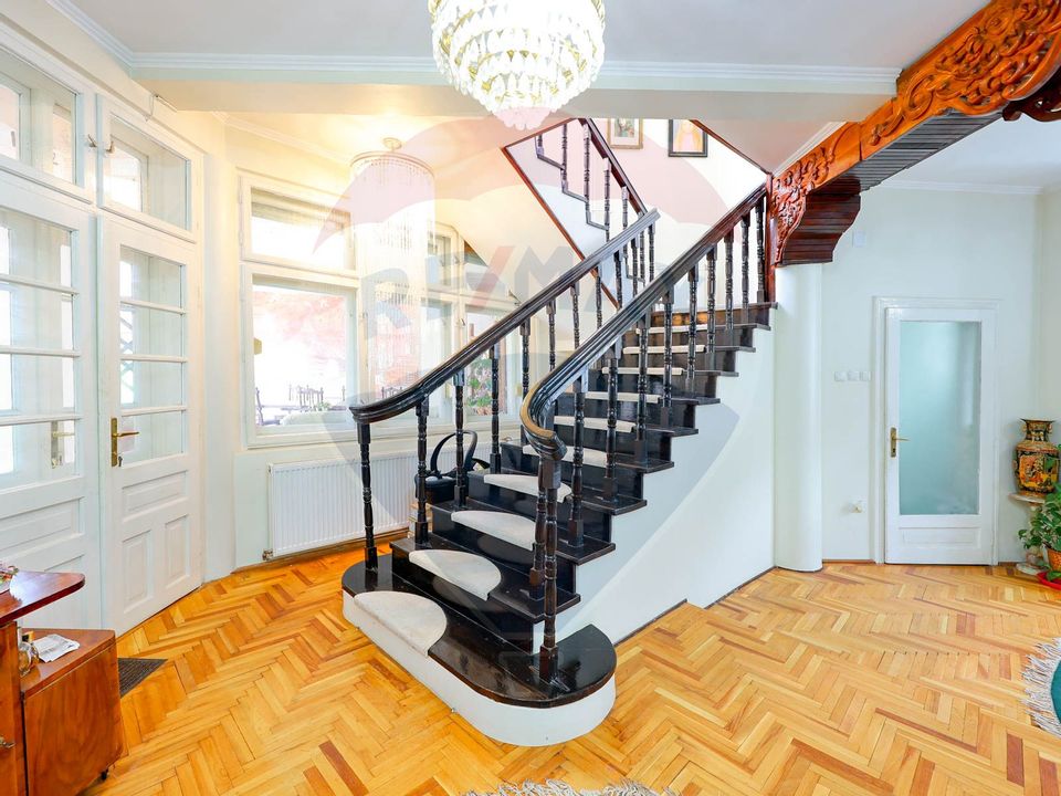 10 room House / Villa for sale, Central area