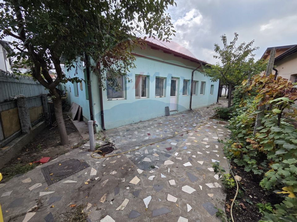 Ansamblu casa de locuit, hala productie ,spatiu de birouri si teren