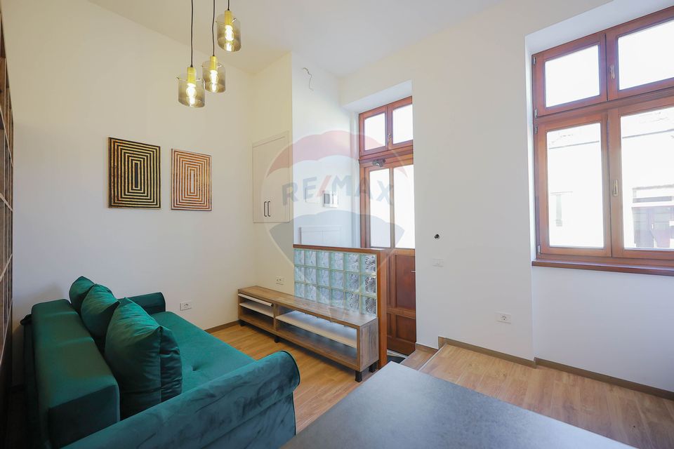 De vânzare 2 apartamente complet renovate Ultracentral