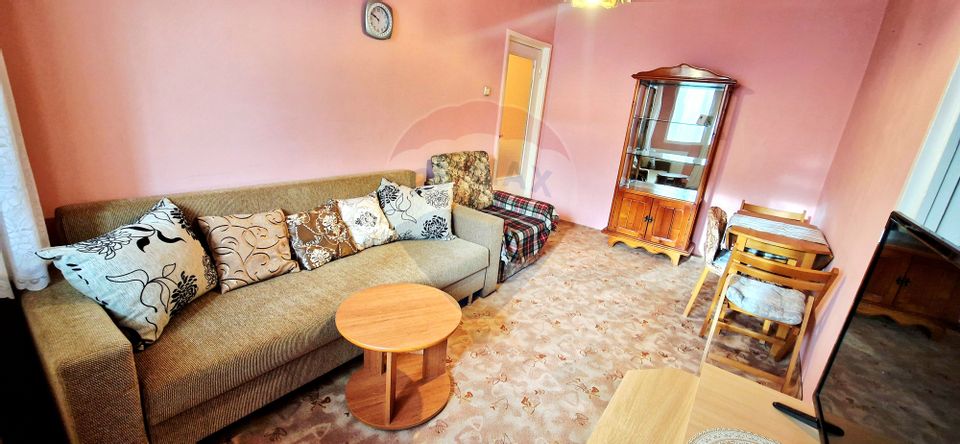 Apartament 2 camere, etaj 2, centrala proprie, balcon - zona Fortuna