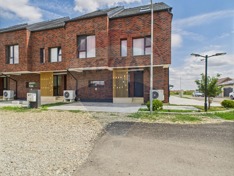 4 room House / Villa for sale