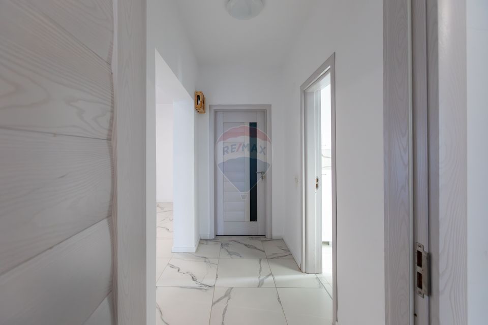 Casă de vânzare - 110 mp,  Serbanesti