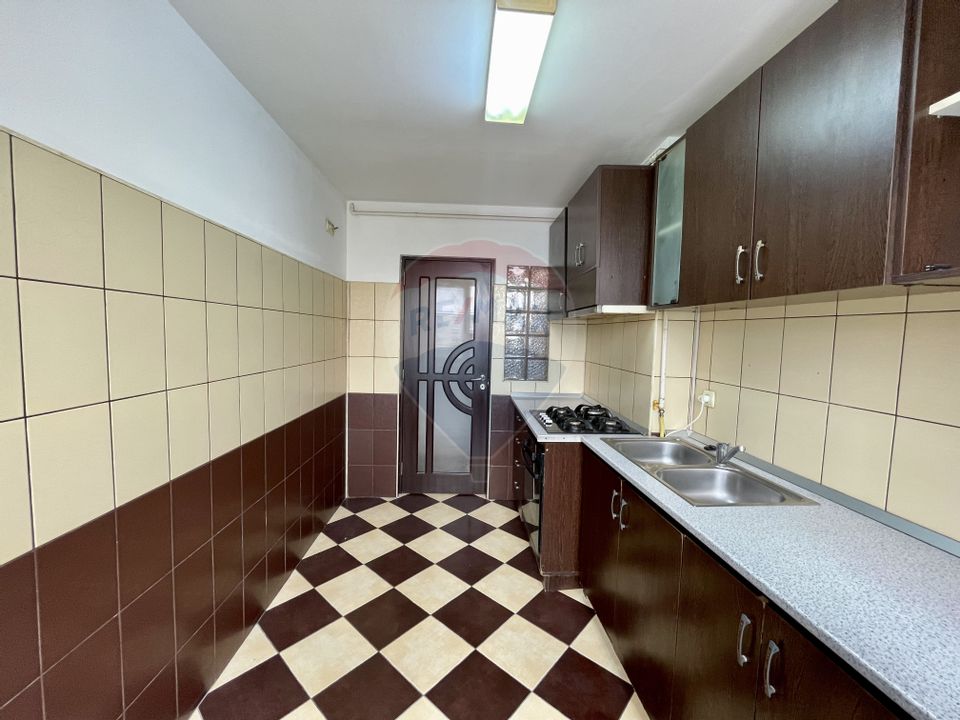 3 room Apartment for sale, Est area