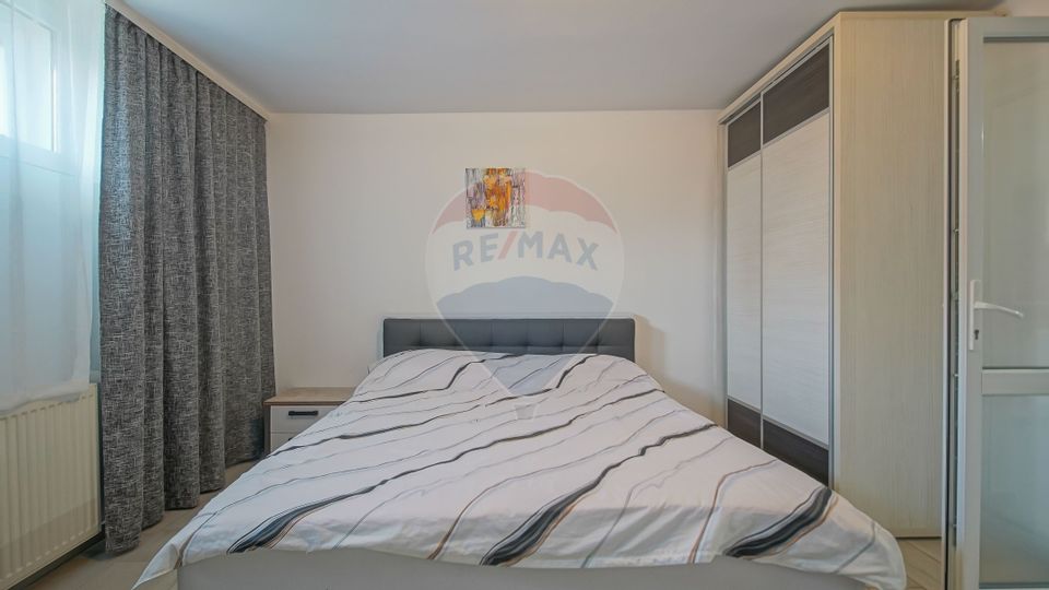 8 room House / Villa for sale, Aurel Vlaicu area