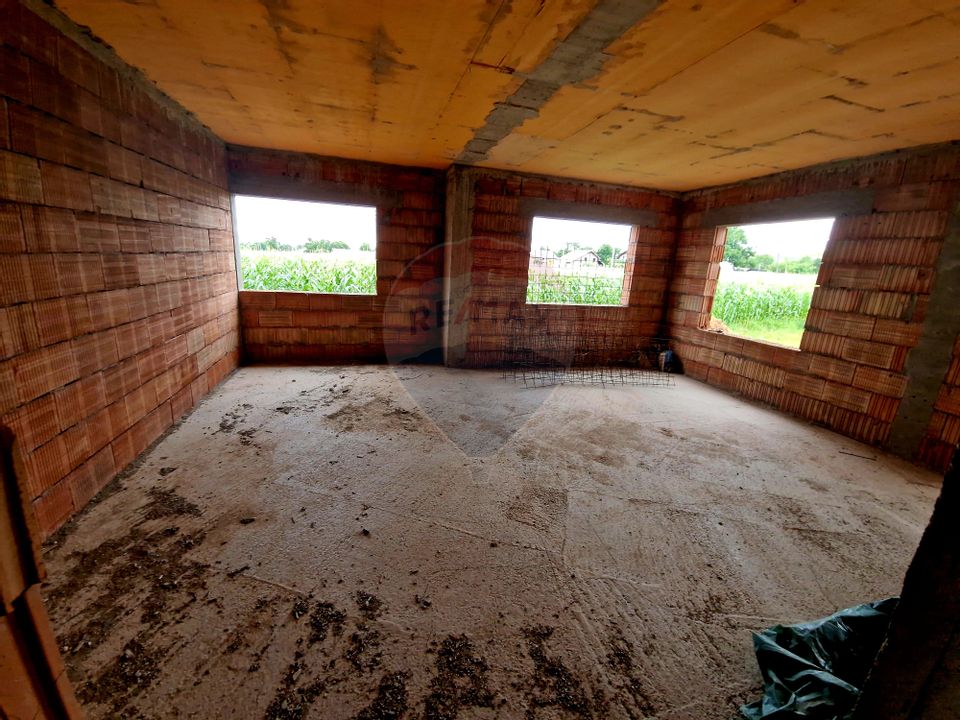 Casă Nouă cu Teren Generos – Borlești, Neamț