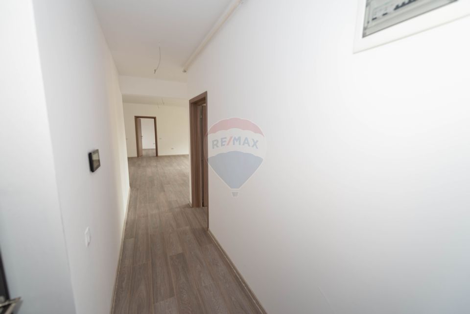 Apartment / Space 3 rooms, 86sqm, for rent, roundabout Alba Iulia