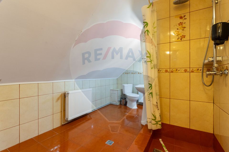 COMISION 0%| Pensiune + Casă de vânzare în Predeal | Business activ |