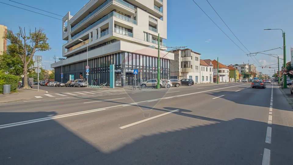 Birou “la cheie” de închiriat, complet mobilat și utilat – Brașov