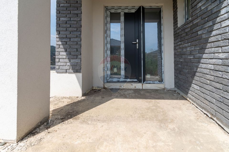 4 room House / Villa for sale