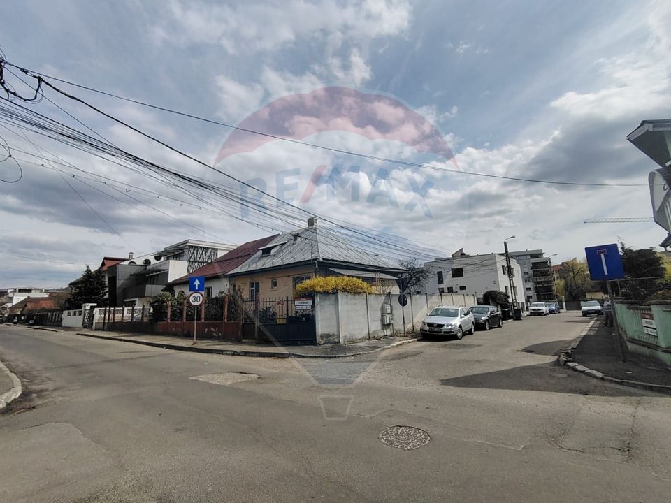 Comision 0% – Casa ultracentrala, liniștita, cu garaj