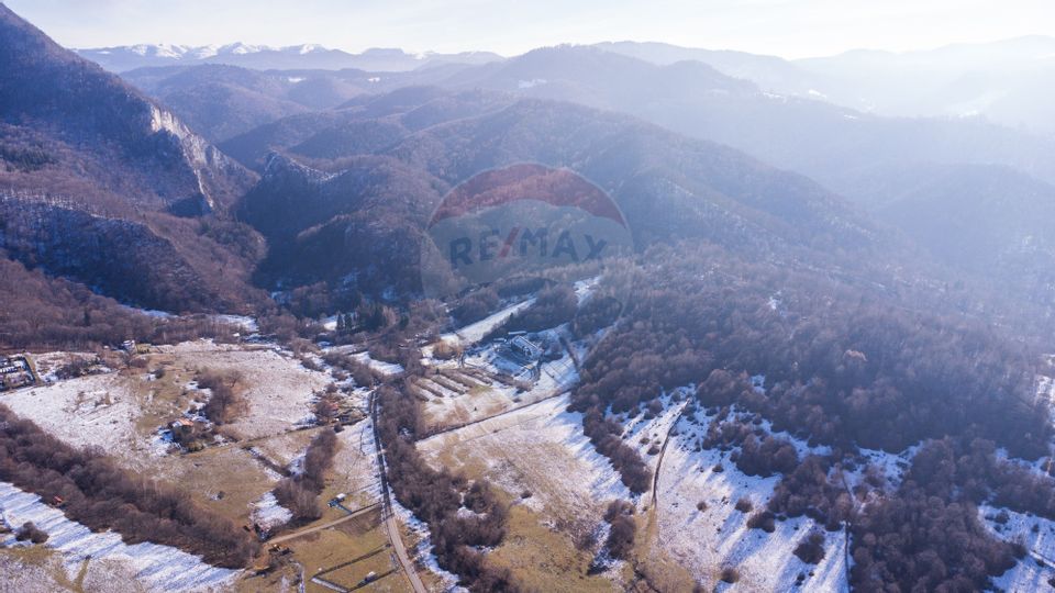 Land 21,000sqm Rasnov / Strada Cheisoara