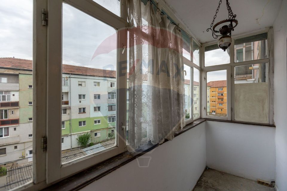 Apartament spațios cu 4 camere, 2 băi și 2 balcoane, et. 3