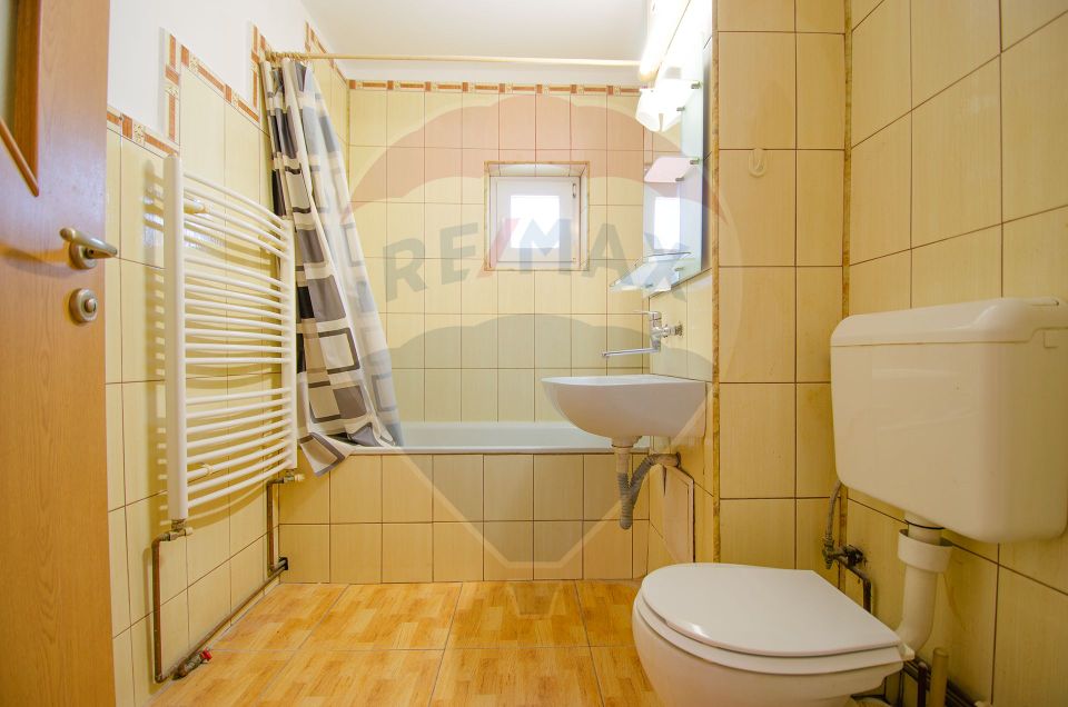 Apartament cu 4 camere de vânzare în zona Steaua