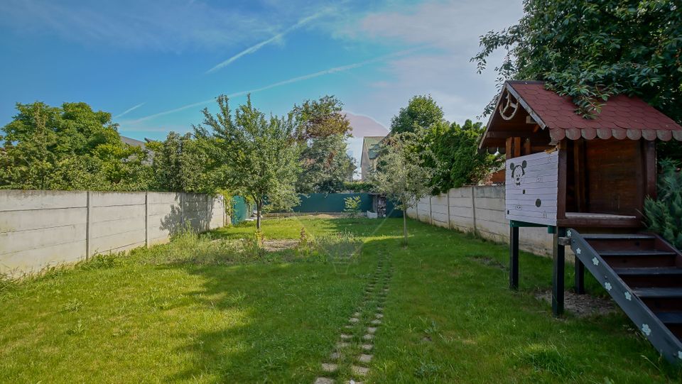 8 room House / Villa for sale, Aurel Vlaicu area