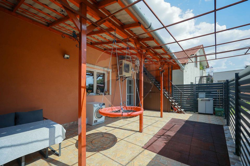 De vânzare Apartament cu 4 camere, lângă Podul Centenarului