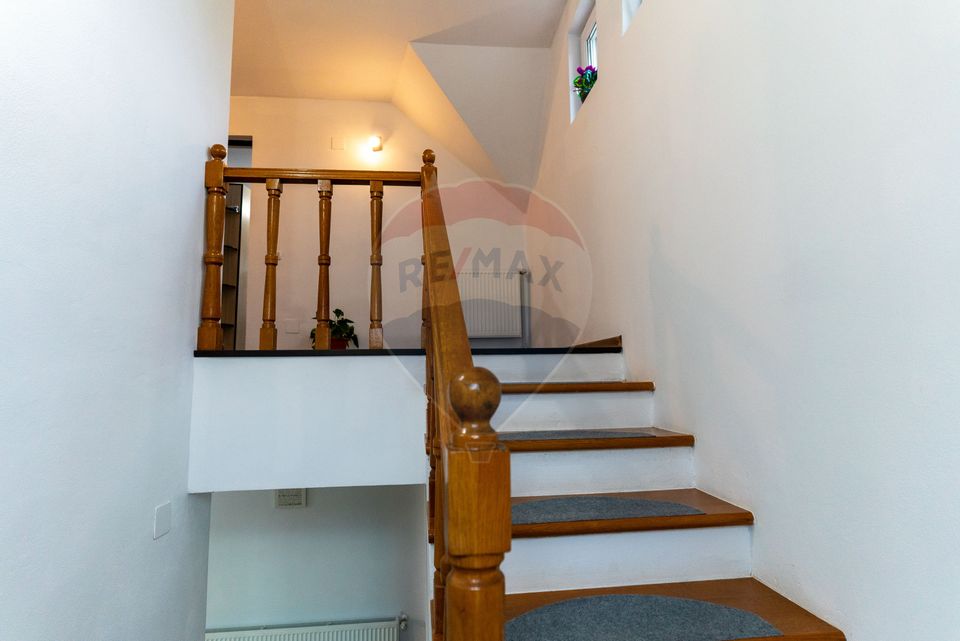 Casă / Vilă deosebita de vânzare, Hateg jud. Hunedoara