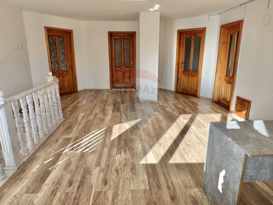 6 room House / Villa for rent, Iosia area
