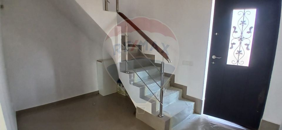 Casa individuala spatioasa cu 5 camere de vanzare in Corbeanca