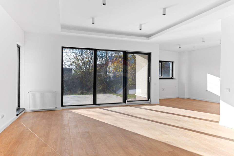 Vilă superba Cernica | vedere la padure si lac | finisaje moderne