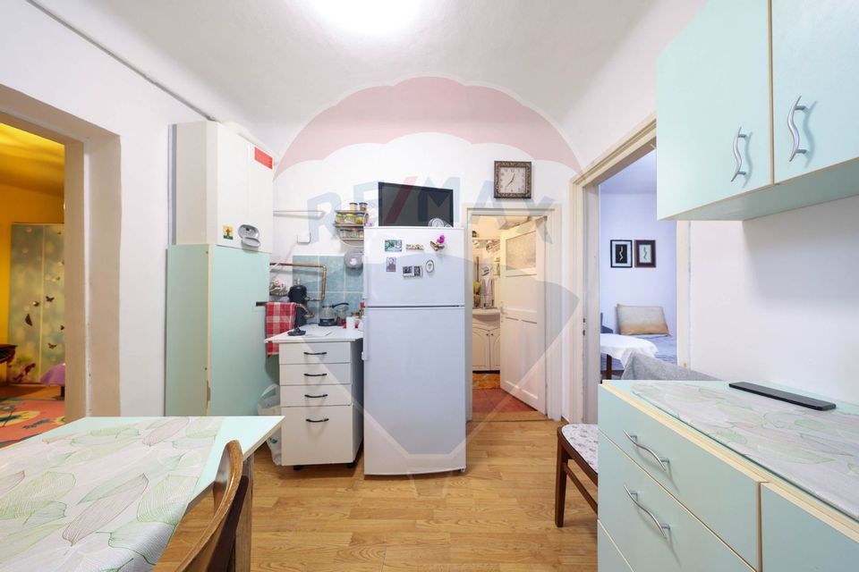 Apartament cu 5 camere de vânzare în zona Centrul Istoric