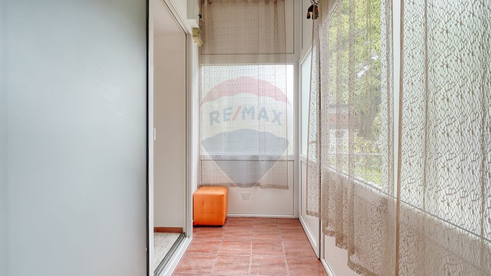 60sq.m Commercial Space for rent, Bartolomeu area