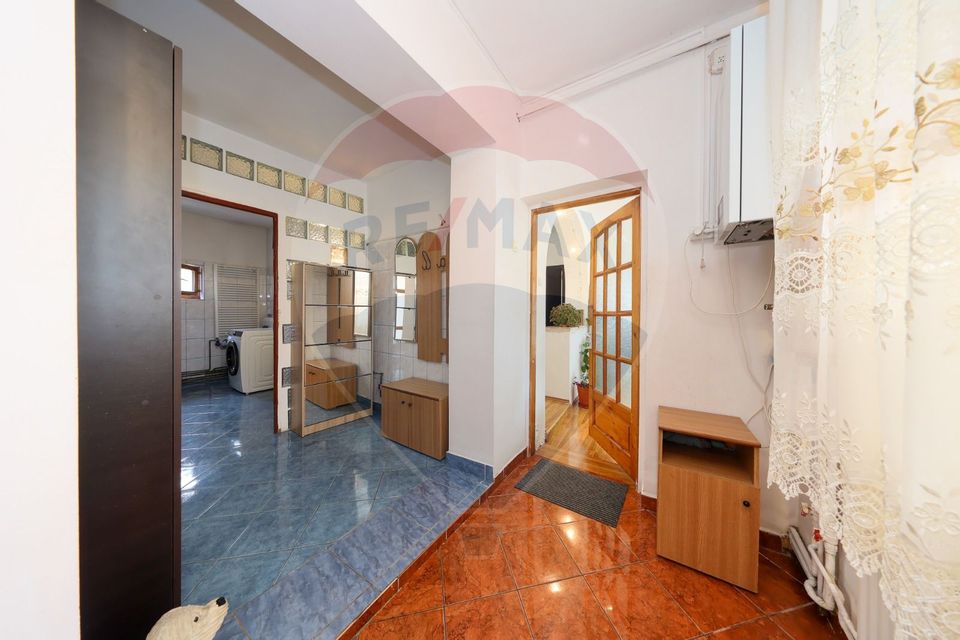 Casă cu 5 camere si curte, de vânzare, zona Centrul Istoric!