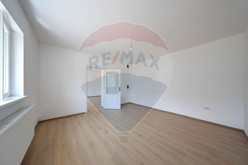 Casa renovata cu teren generos