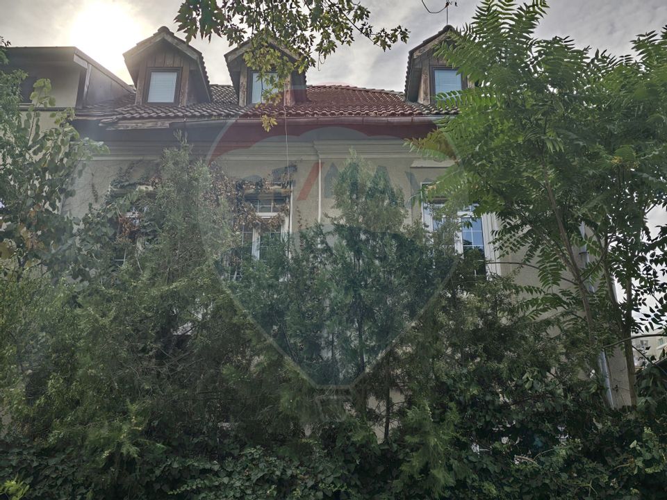 DE VANZARE Casă / Vilă cu 11 camere de vânzare în zona Parcul Carol