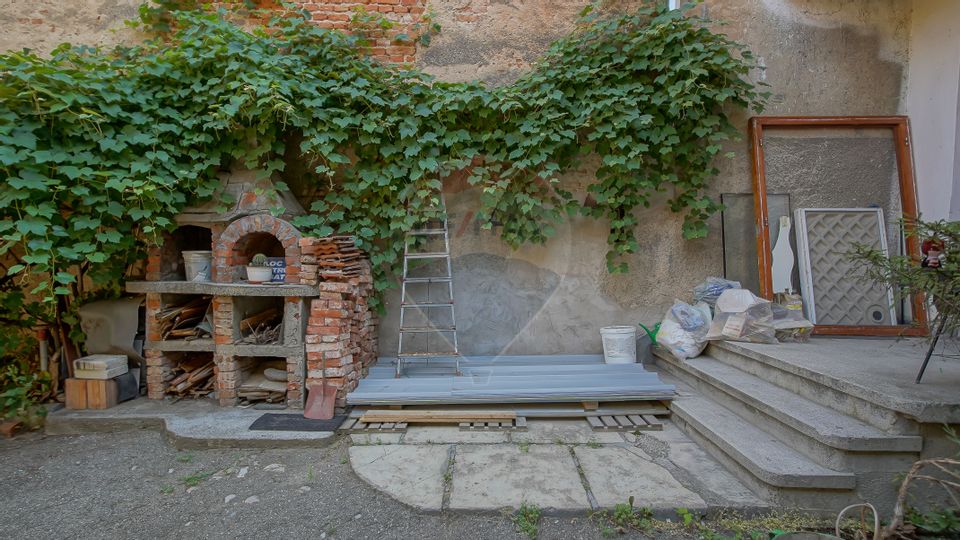 Apartament cu 3 camere de vânzare în zona Brasovul Vechi