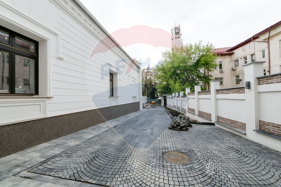 2,300sq.m Commercial Space for rent, Central area