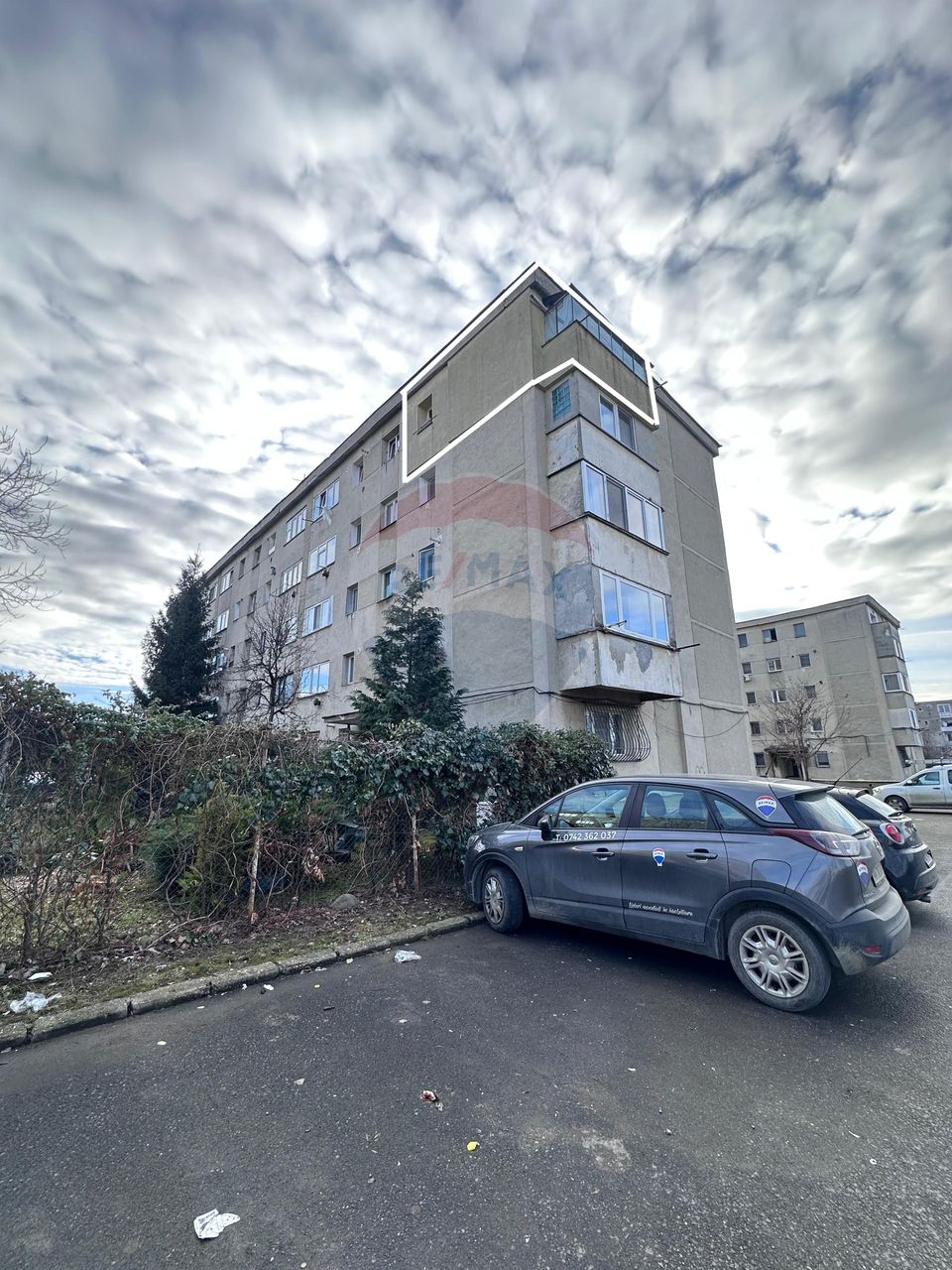 Garsoniera  - strada Luminisului