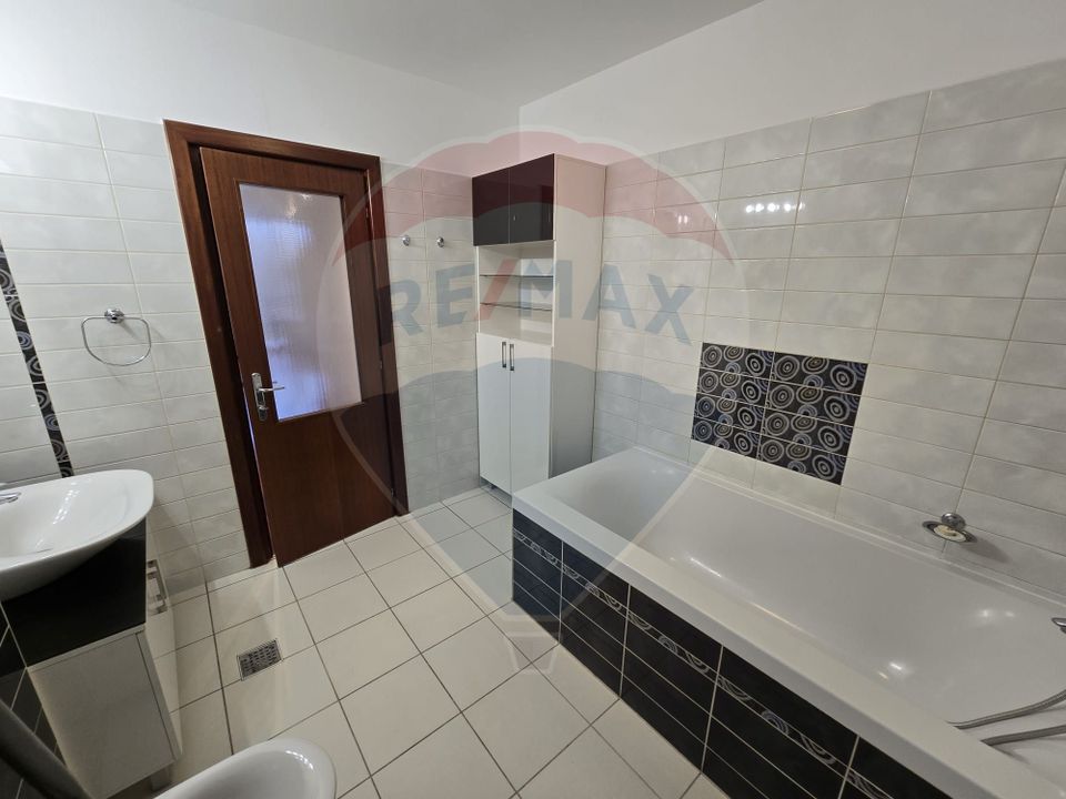 Inchiriere Apartment 4 camere Complex Liziera Pipera