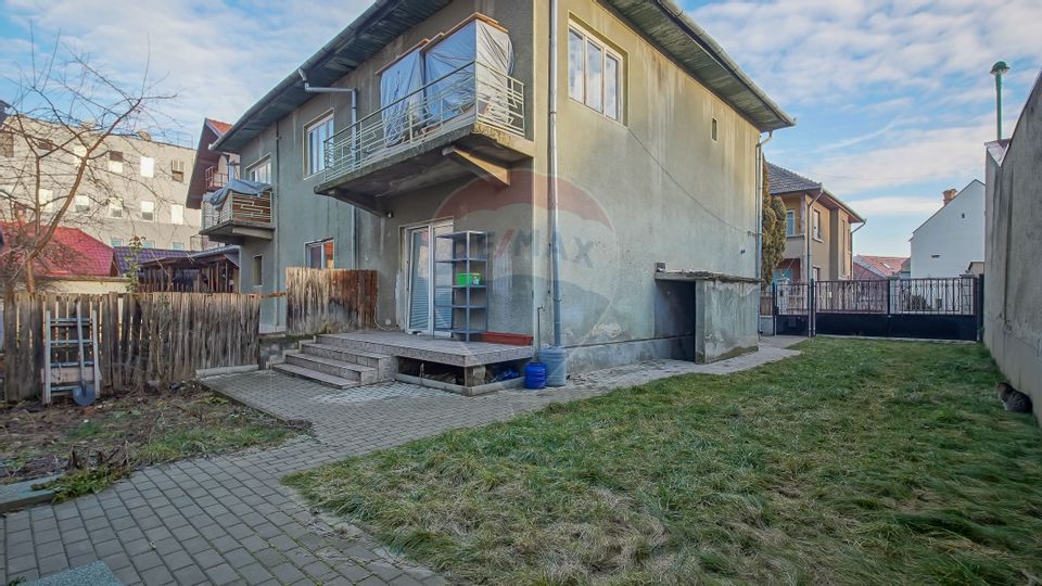 Apartament în casă cu 3 camere de vânzare în zona Brașovul Vechi