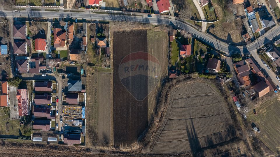 Teren intravilan 9.000 mp pentru dezvoltare rezidențială sau mixtă