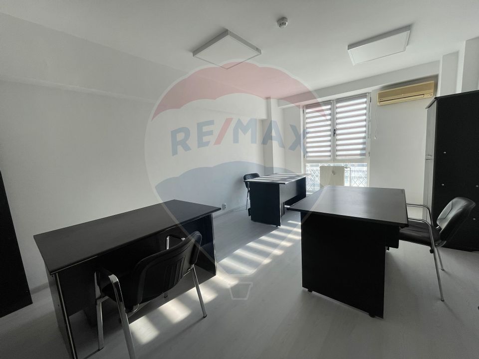 Office space of 117.43 sqm for rent in Unirii | United Nations